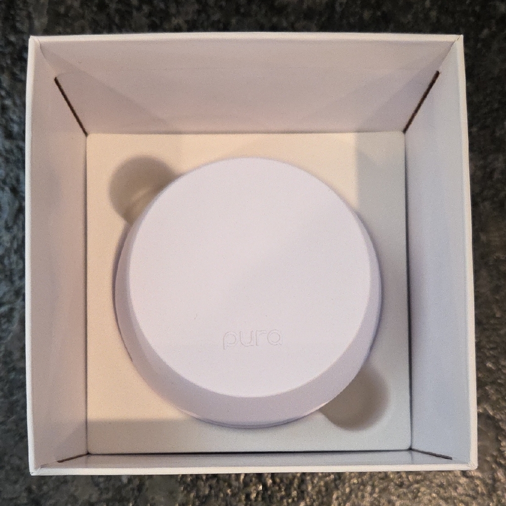 Pura Smart Fragrance Diffuser Set in Pink and White - Picture 5 of 5